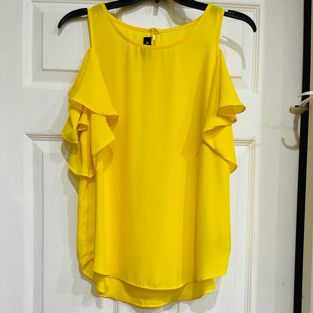 FREE w purch, NWOT, cold shoulder, yellow flutter summer blouse - Picture 13 of 13